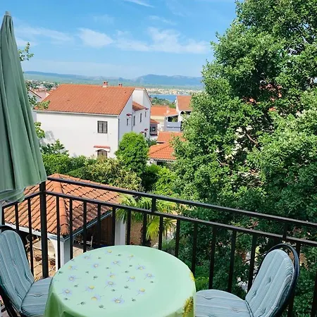 Nikolina Appartement *
