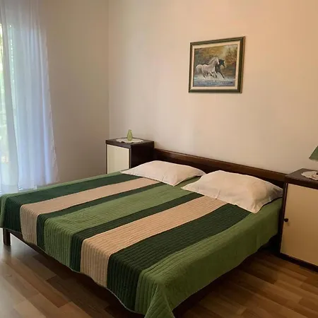 Nikolina Appartement *